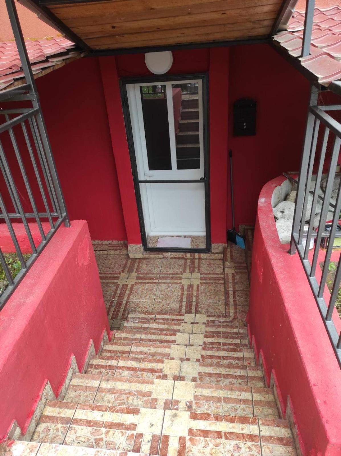Jelena Apartman *